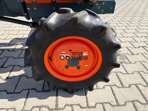Kubota B-7001