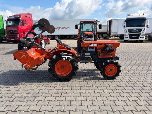 Kubota B-7001