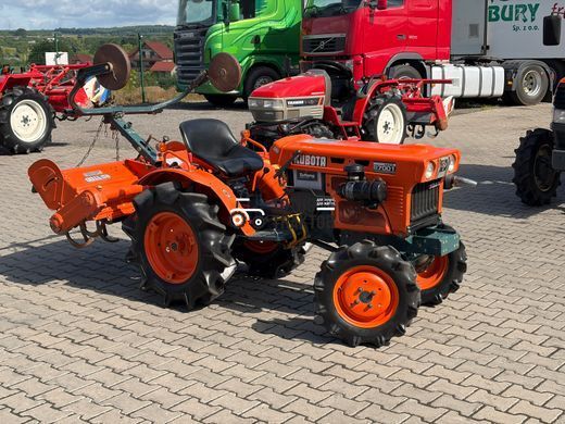 Kubota B-7001