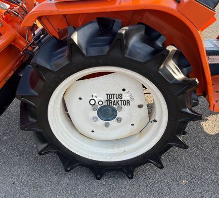 Kubota B-1902