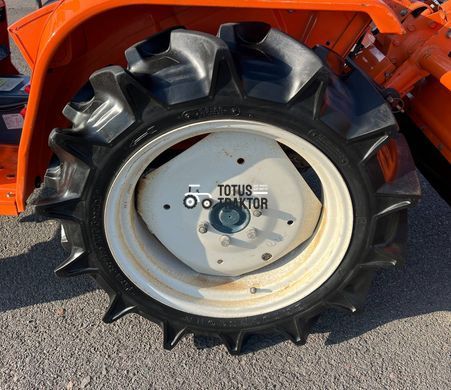 Kubota B-1902