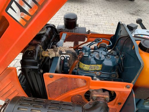 Kubota B-5001