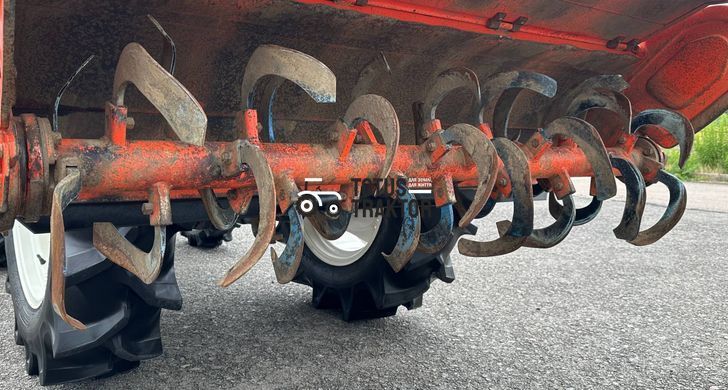Kubota L1-255