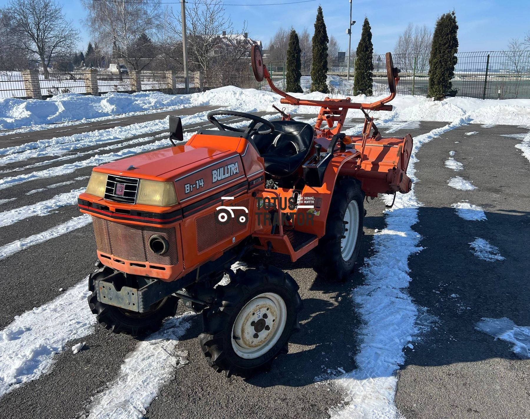 Японські мінітрактори Kubota потужністю 25-30к.с. Купити в Україні