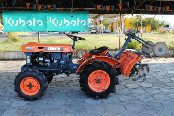 Kubota B6000