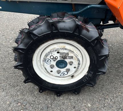 Kubota B-1702