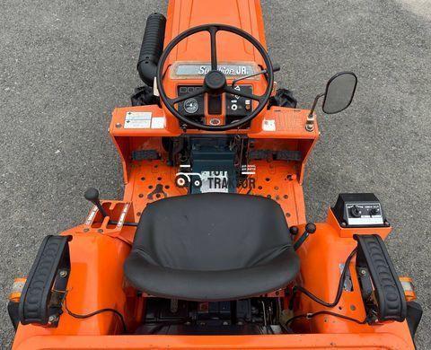 Kubota B-1702