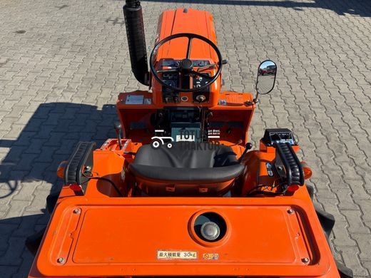Kubota B-1702