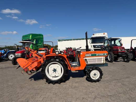 Kubota B-1702