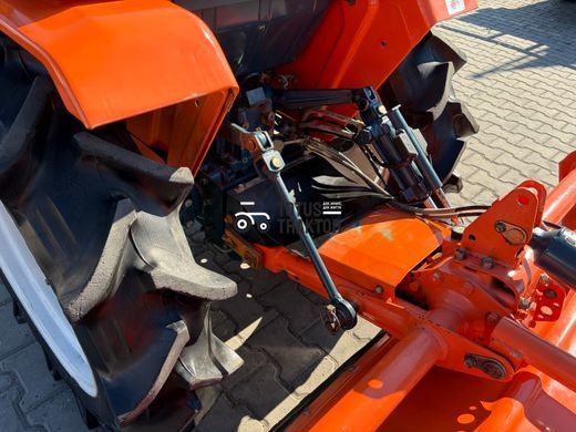 Kubota B-1702