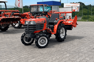 Огляд японського мінітрактора Kubota GB-13