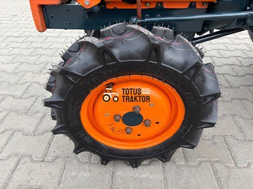 Kubota B7001