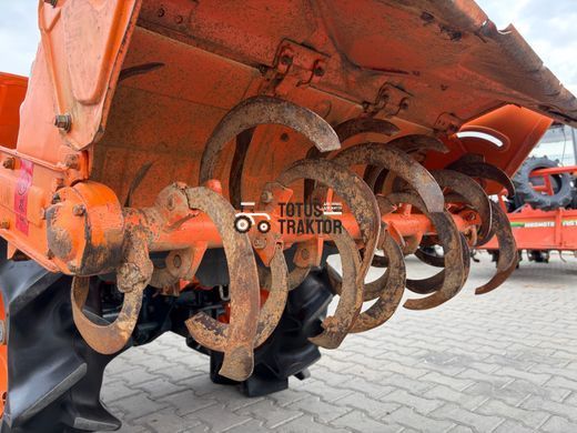 Kubota B7001