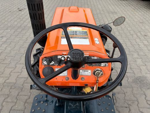 Kubota B7001