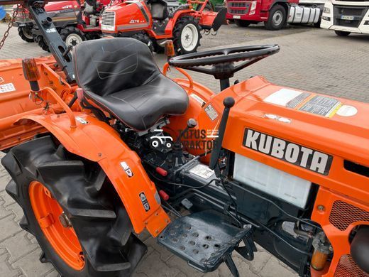 Kubota B7001