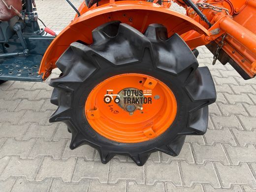 Kubota B7001