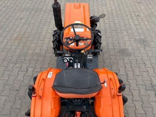Kubota B7001