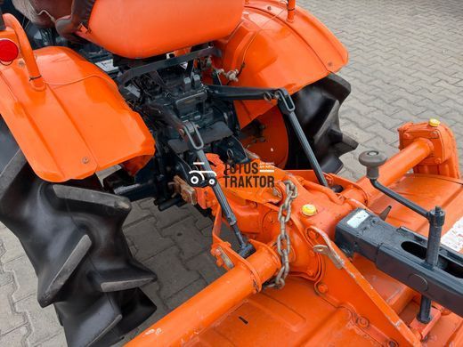 Kubota B7001