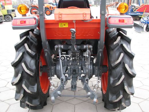 Kubota L-3218