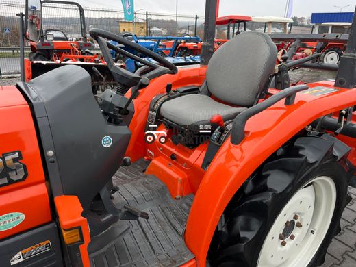 Kubota KL25