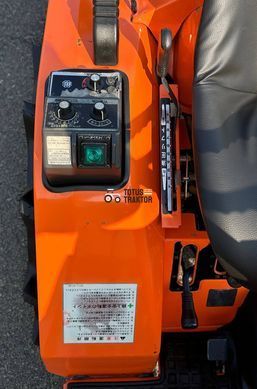 Kubota B1-15