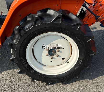 Kubota B1-15