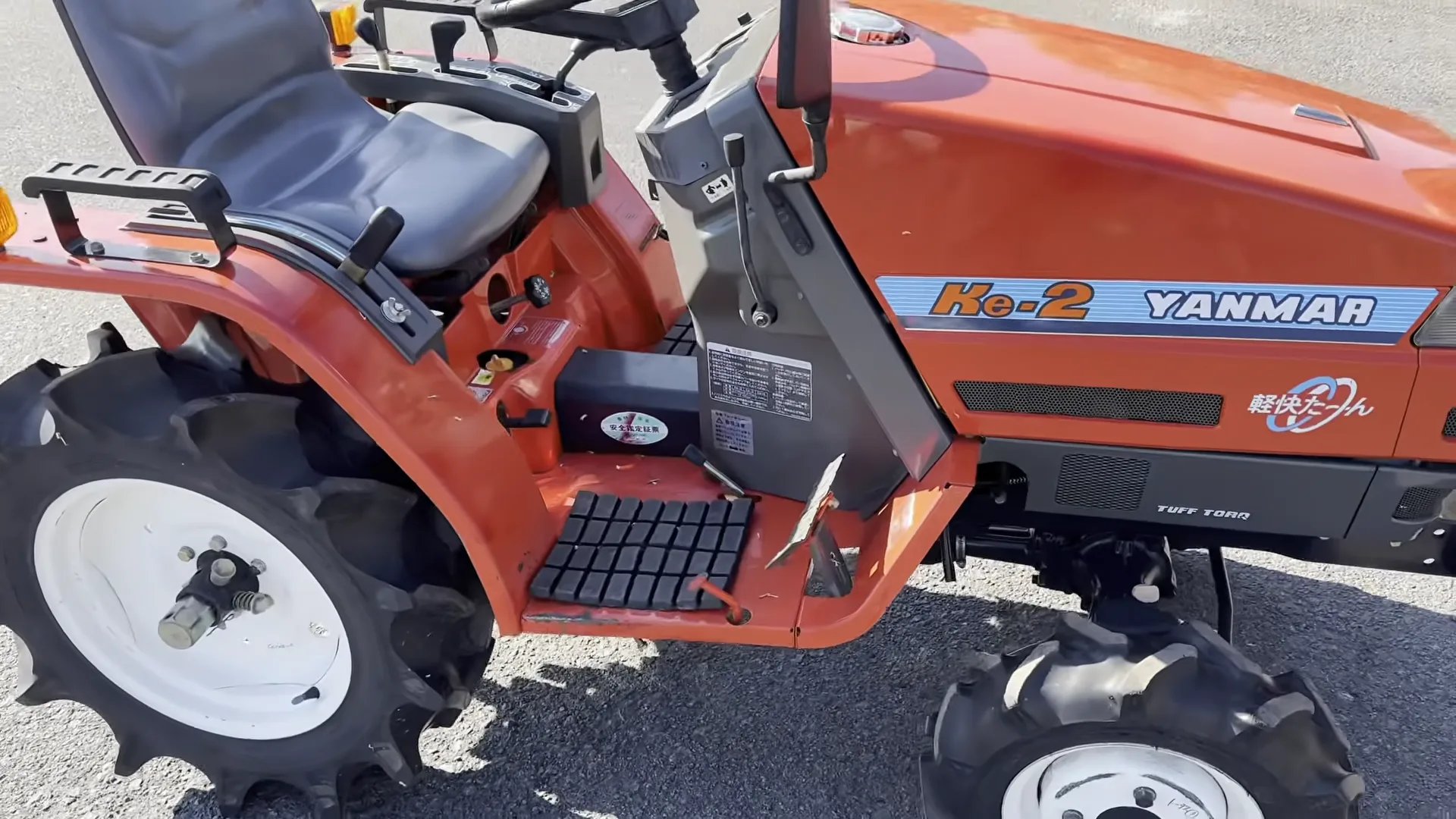 Японський мінітрактор Yanmar Ke-2